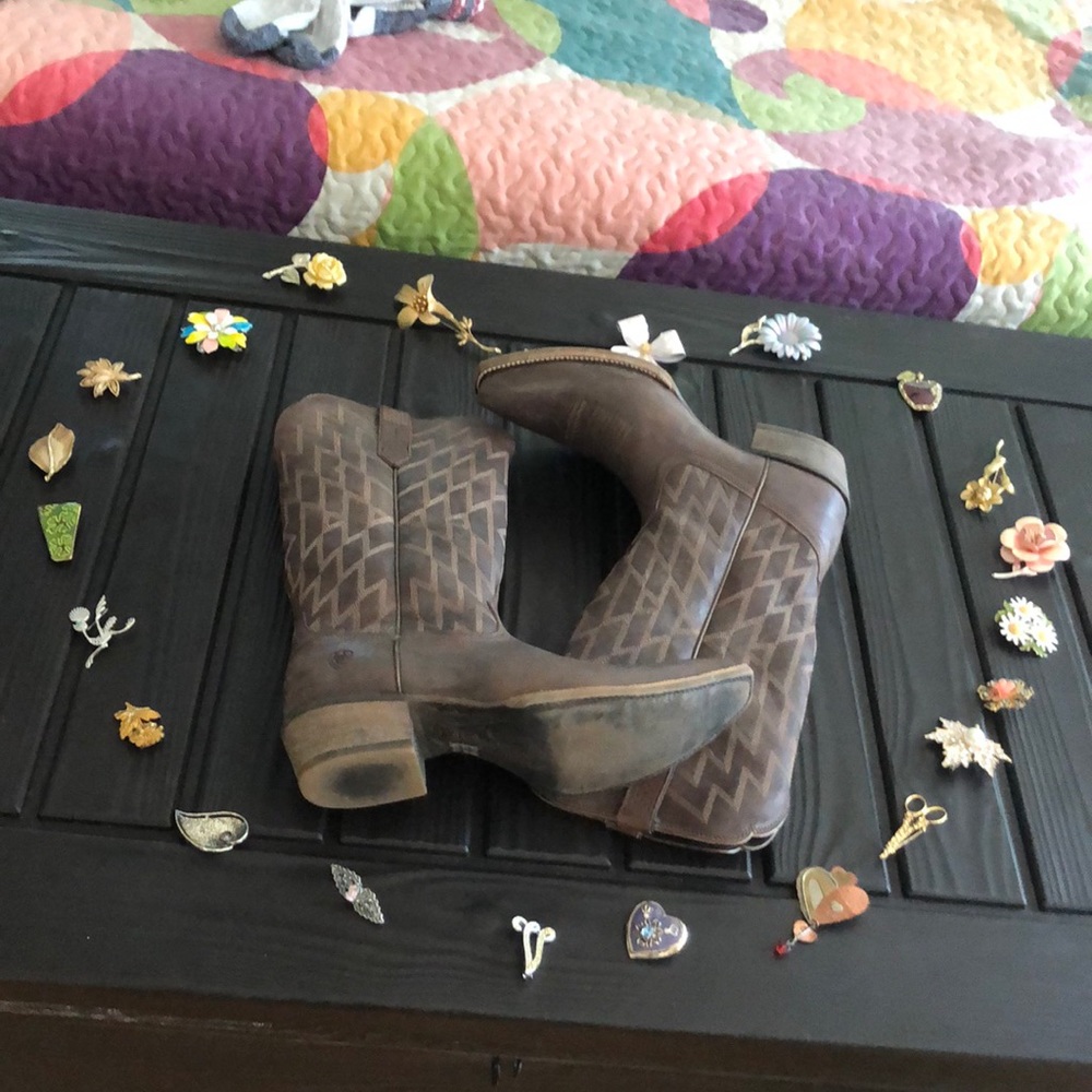 Ariat Scalloped-Topped Cowboy Boots! 🤗